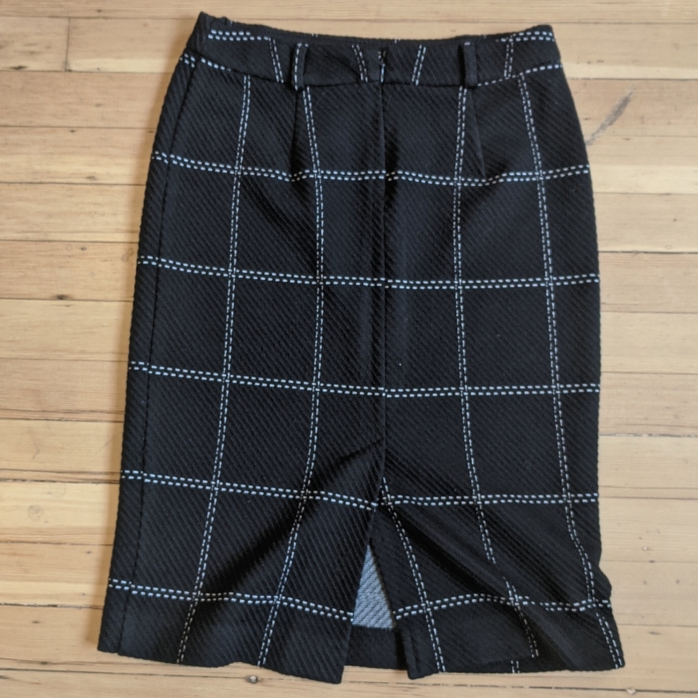 Le Chateau Pencil Skirt - Picture 3 of 5